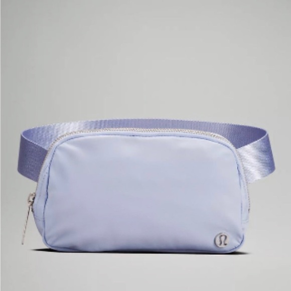 lululemon athletica Handbags - Lululemon Everywhere belt bag NWT